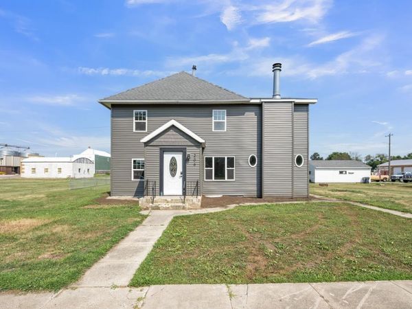 206 N Ocheyedan Street , Everly, IA 51338
