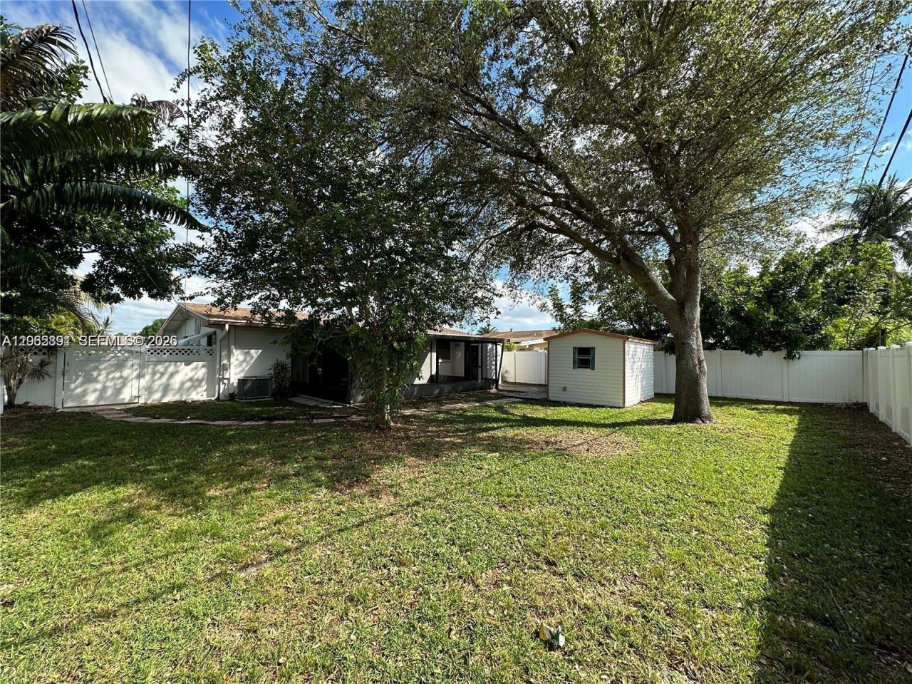 7880 NW 11th St, Pembroke Pines, FL 33024 Photo