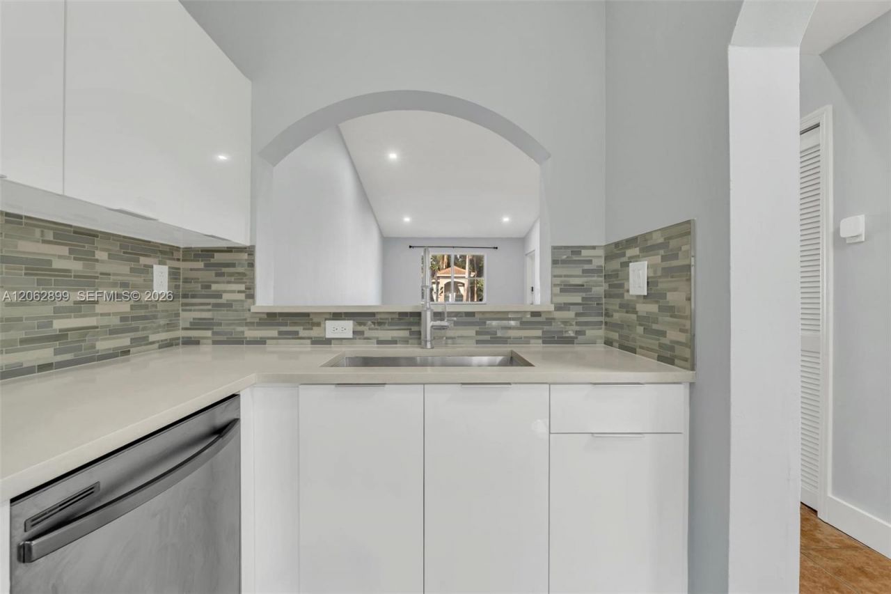 2910 SE 13th Rd , Unit 205-44, Homestead, FL 33035 Photo