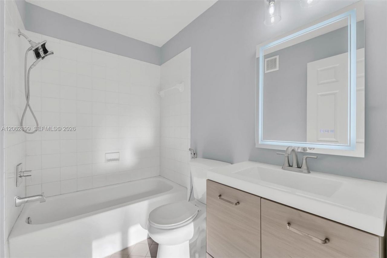 2910 SE 13th Rd , Unit 205-44, Homestead, FL 33035 Photo