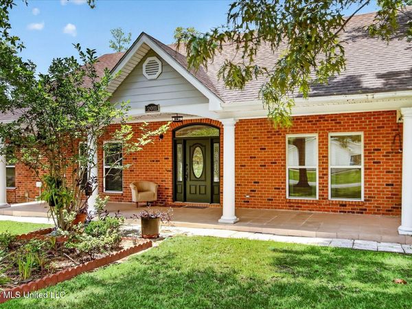 2011 Tradewinds Drive, Gautier, MS 39553