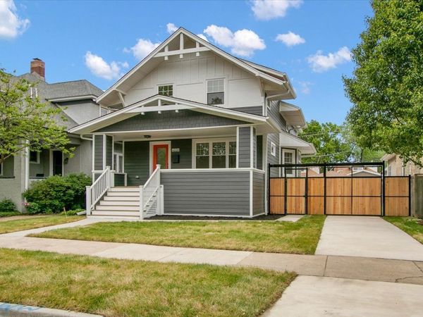 4036 W Warwick Avenue , Chicago, IL 60641
