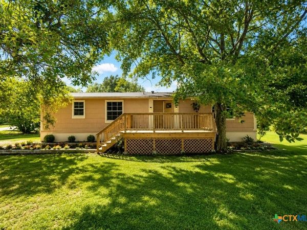 205 W Long Street , Elm Mott, TX 76640