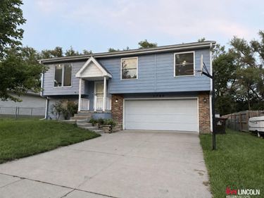 2720 NW 7th Street, Lincoln, NE 68521