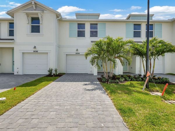 5694 SE EDGEWATER Circle, Stuart, FL 34997