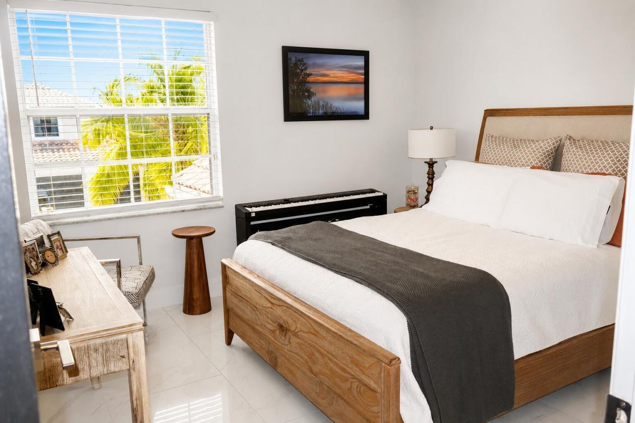 855 SW 174th Terrace, Pembroke Pines, FL 33029 Photo