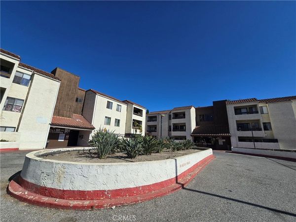 600 W 3rd Street, Unit B-117, Santa Ana, CA 92701