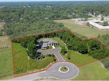 4505 Boncrest W, Clarence, NY 14031