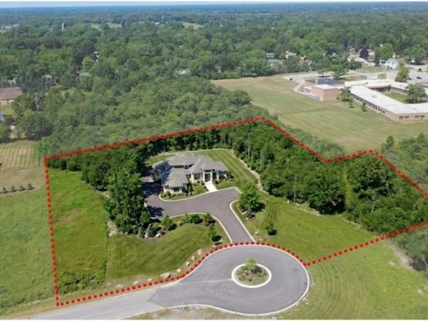 4505 Boncrest W, Clarence, NY 14031