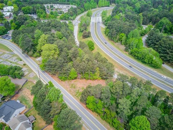 925 Dogwood Road , Snellville, GA 30078