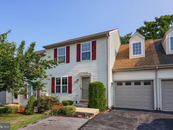 11 SUE CIRCLE, LEBANON, PA 17042