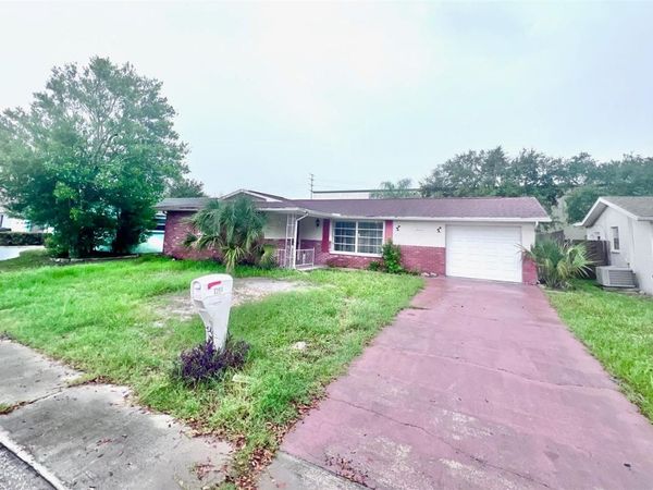 7204 ISLE DRIVE , PORT RICHEY, FL 34668