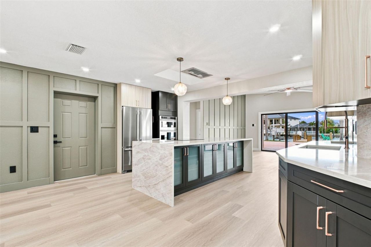 15918 Redington Drive, Redington Beach, FL 33708 Photo