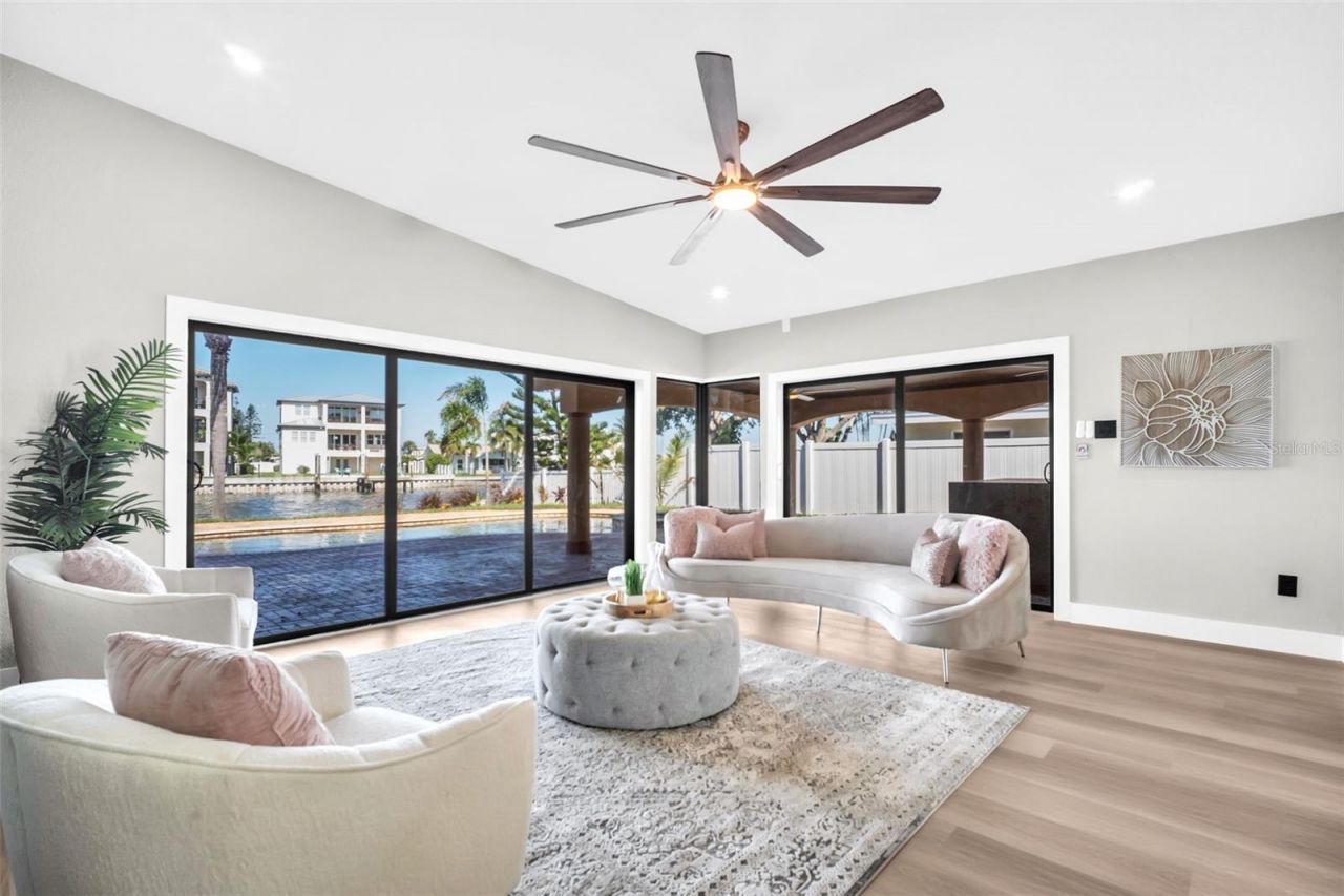 15918 Redington Drive, Redington Beach, FL 33708 Photo