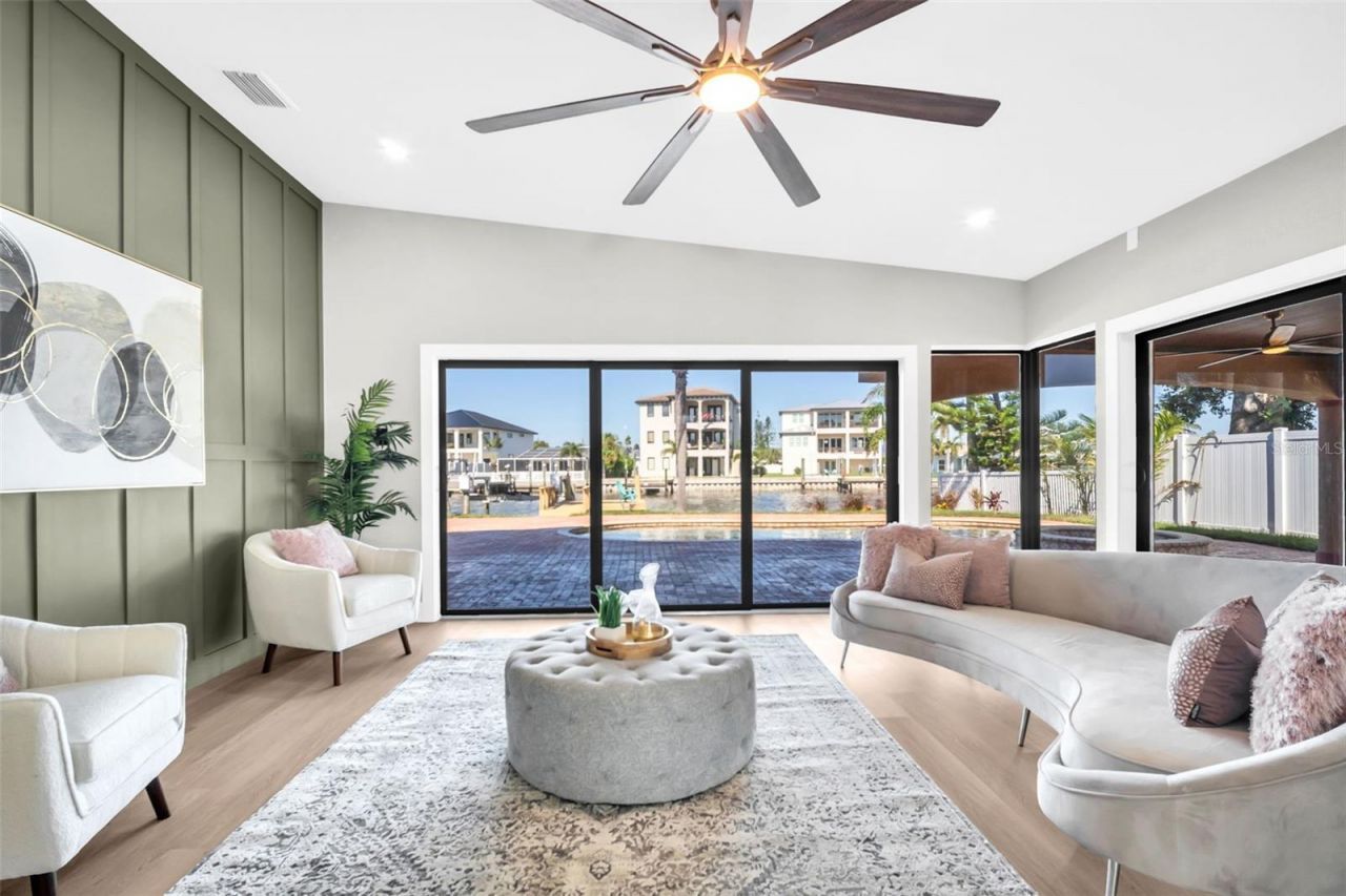 15918 Redington Drive, Redington Beach, FL 33708 Photo