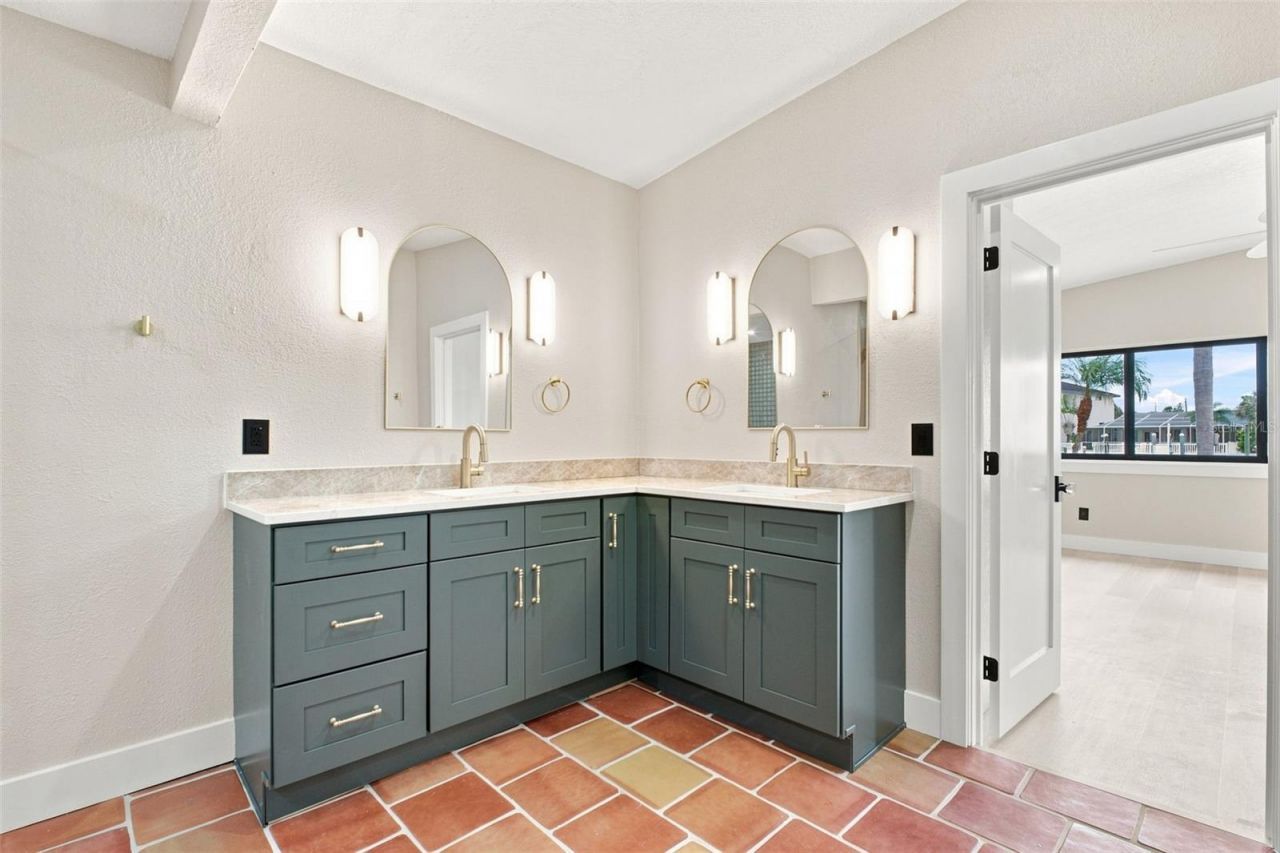15918 Redington Drive, Redington Beach, FL 33708 Photo