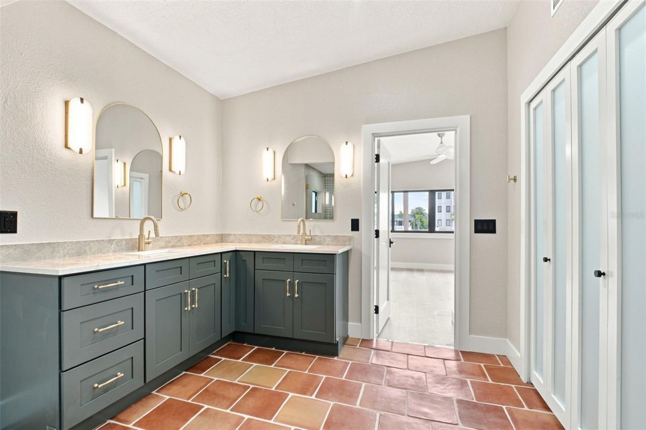 15918 Redington Drive, Redington Beach, FL 33708 Photo