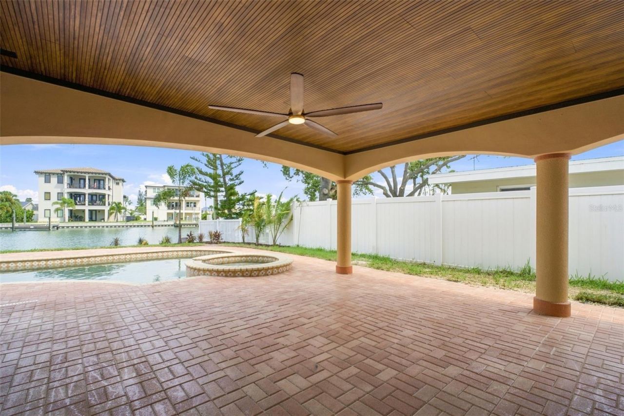 15918 Redington Drive, Redington Beach, FL 33708 Photo
