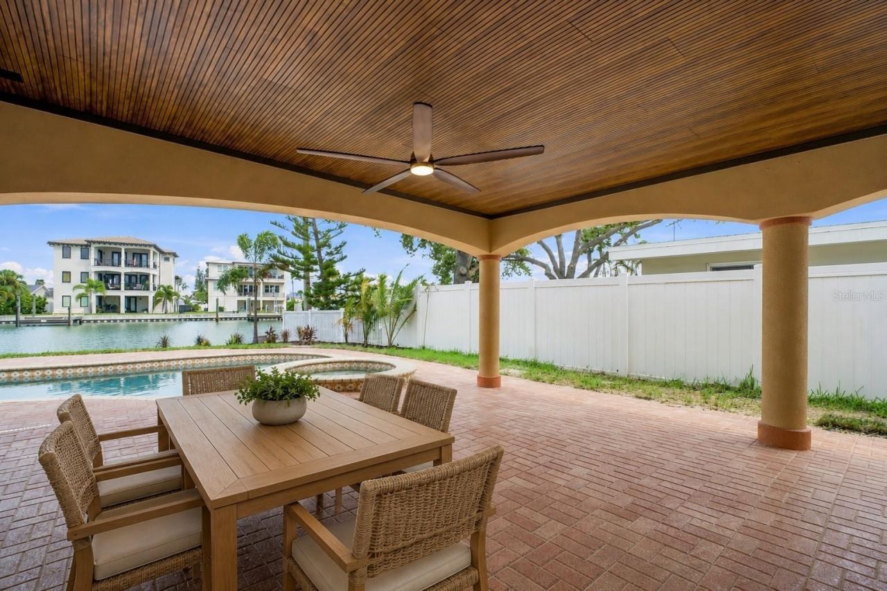 15918 Redington Drive, Redington Beach, FL 33708 Photo