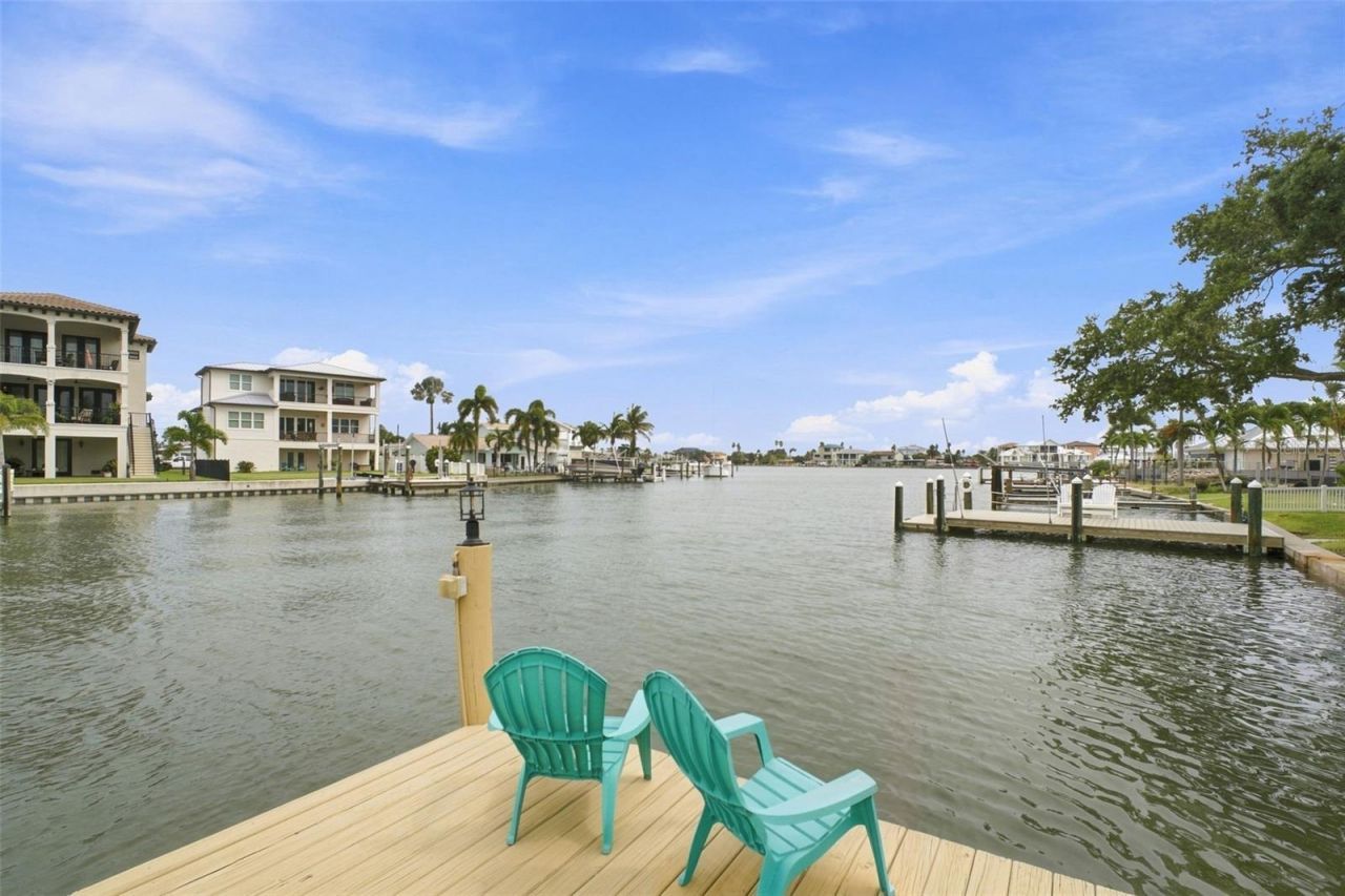 15918 Redington Drive, Redington Beach, FL 33708 Photo