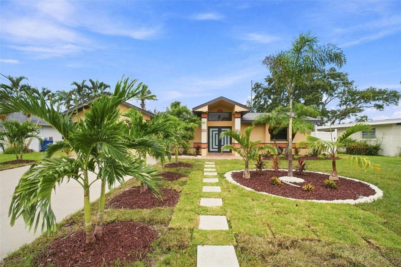 15918 Redington Drive, Redington Beach, FL 33708 Photo