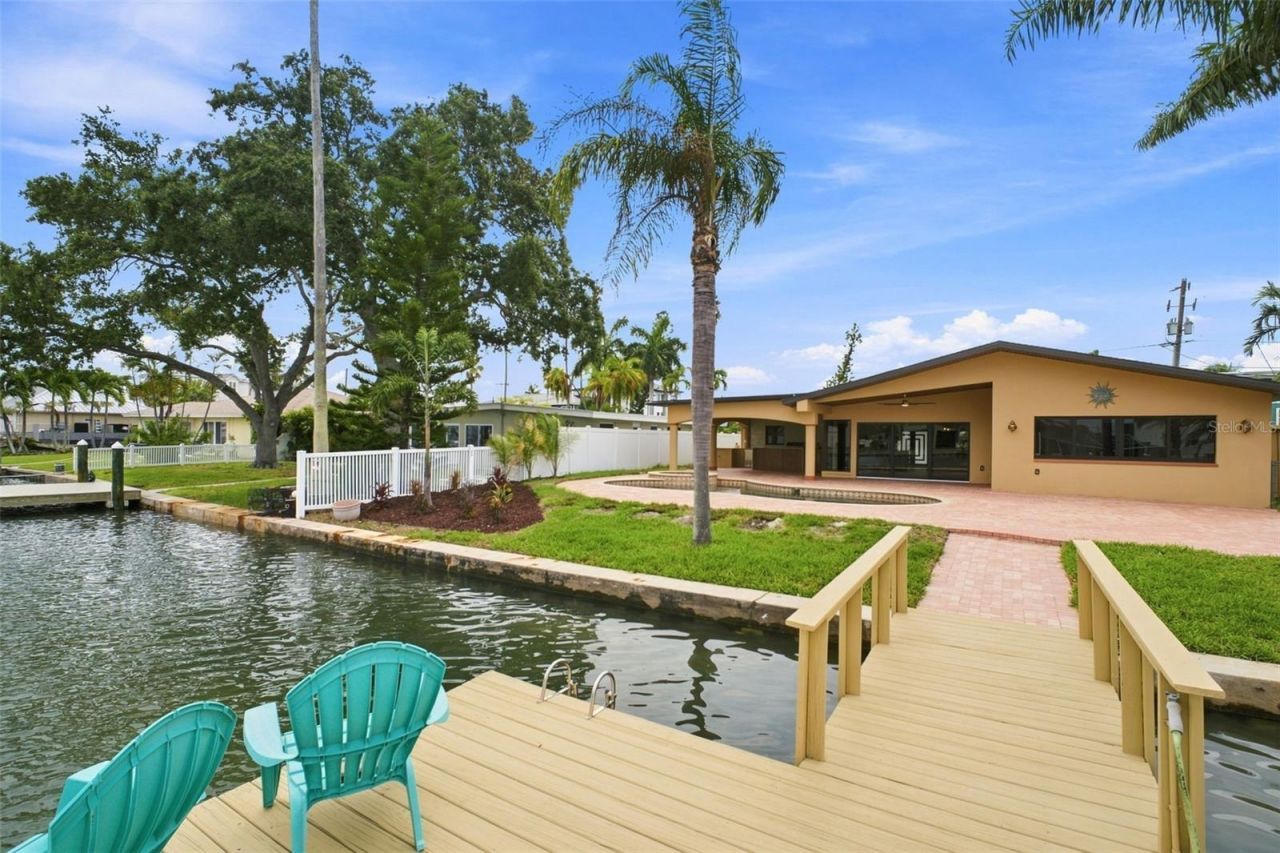 15918 Redington Drive, Redington Beach, FL 33708 Photo
