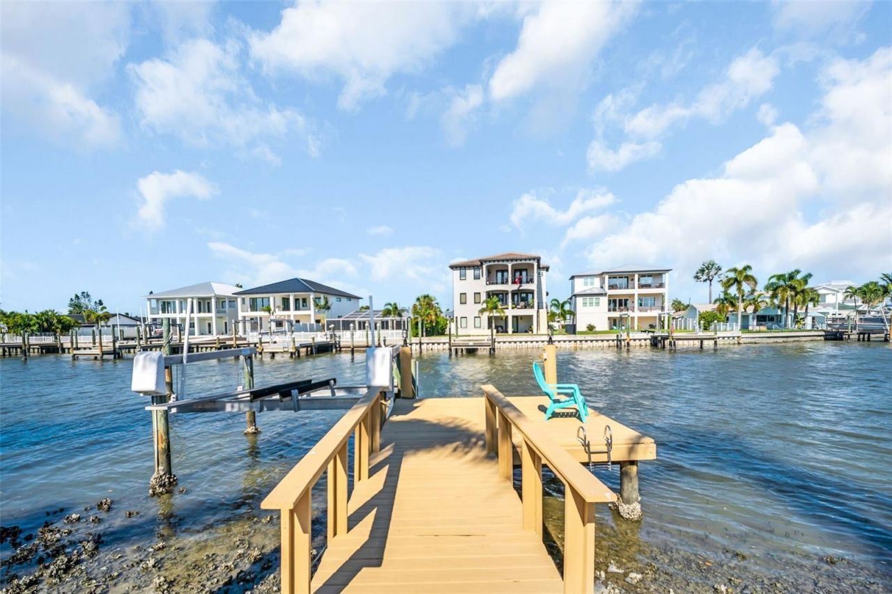 15918 Redington Drive, Redington Beach, FL 33708 Photo