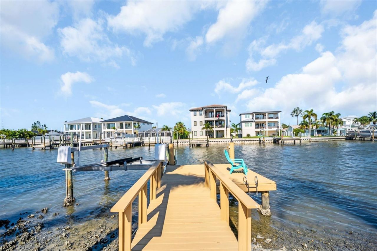 15918 Redington Drive, Redington Beach, FL 33708 Photo