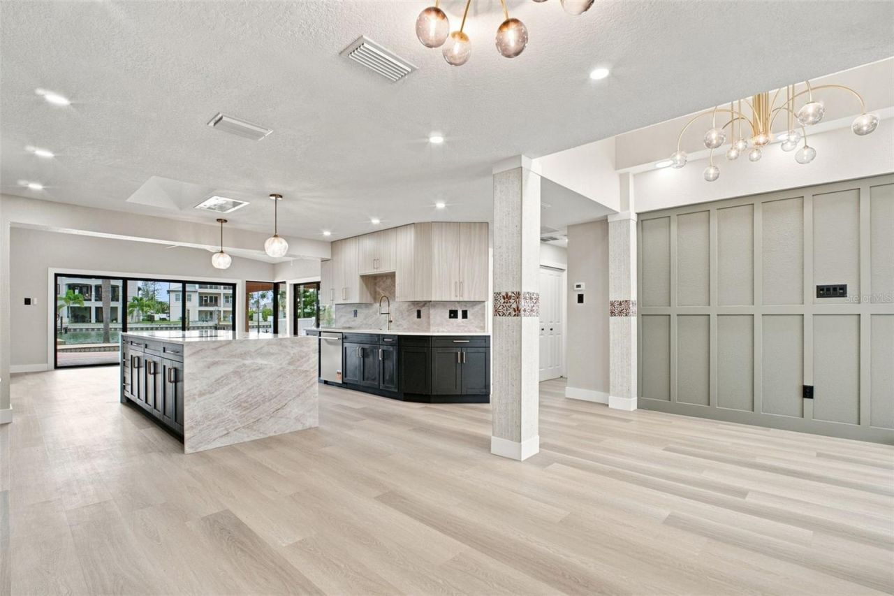 15918 Redington Drive, Redington Beach, FL 33708 Photo