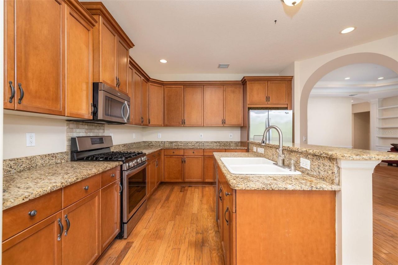 314 W Lake Victoria Circle, Deland, FL 32724 Photo