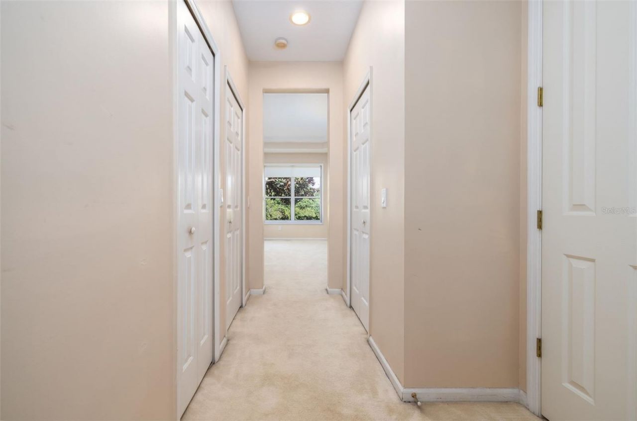 314 W Lake Victoria Circle, Deland, FL 32724 Photo