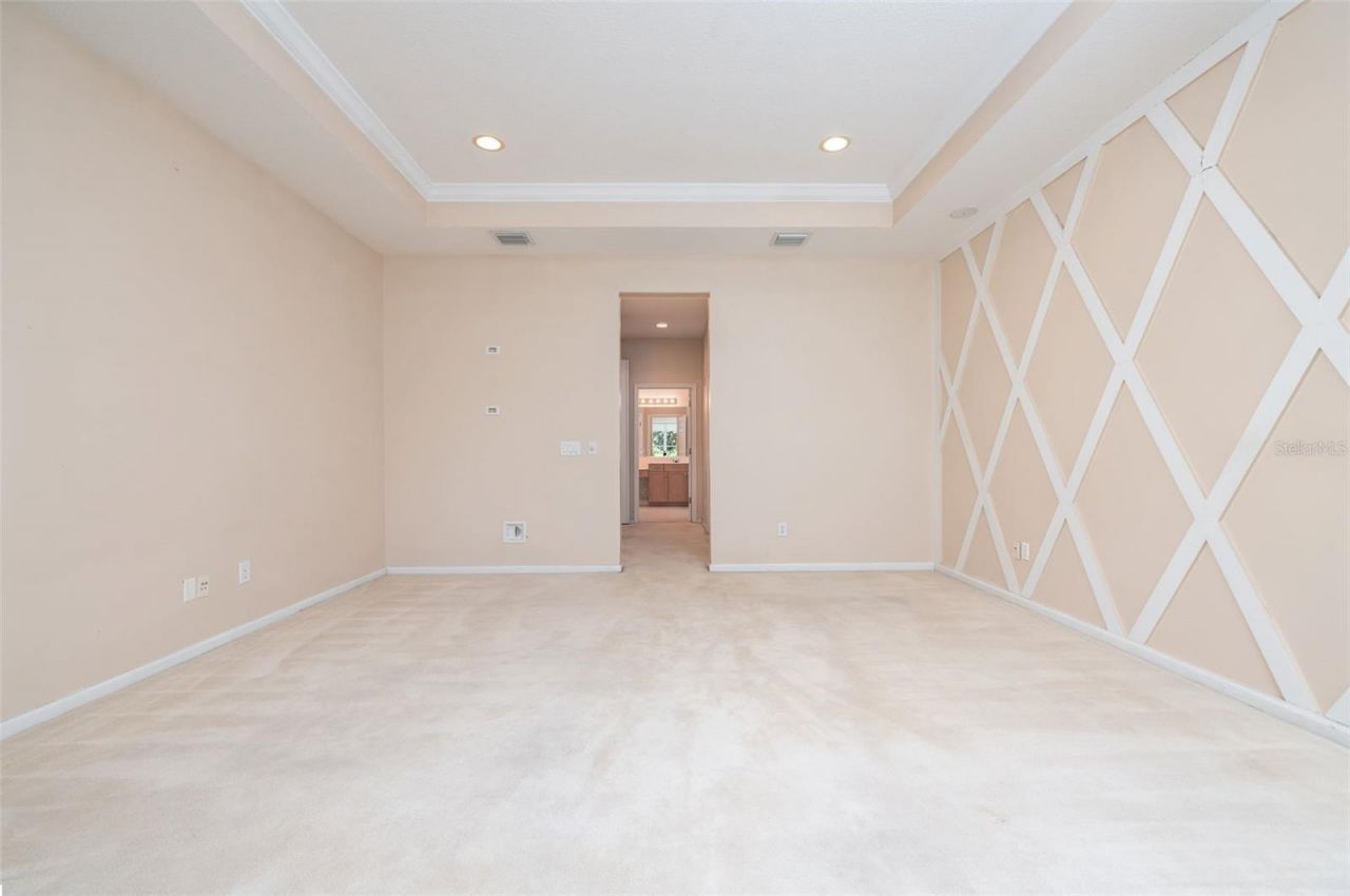 314 W Lake Victoria Circle, Deland, FL 32724 Photo