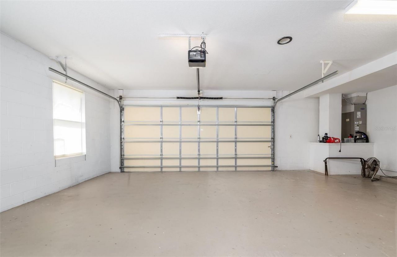 314 W Lake Victoria Circle, Deland, FL 32724 Photo