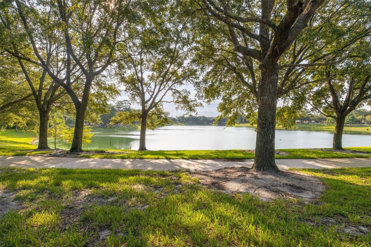 314 W Lake Victoria Circle, Deland, FL 32724 Photo
