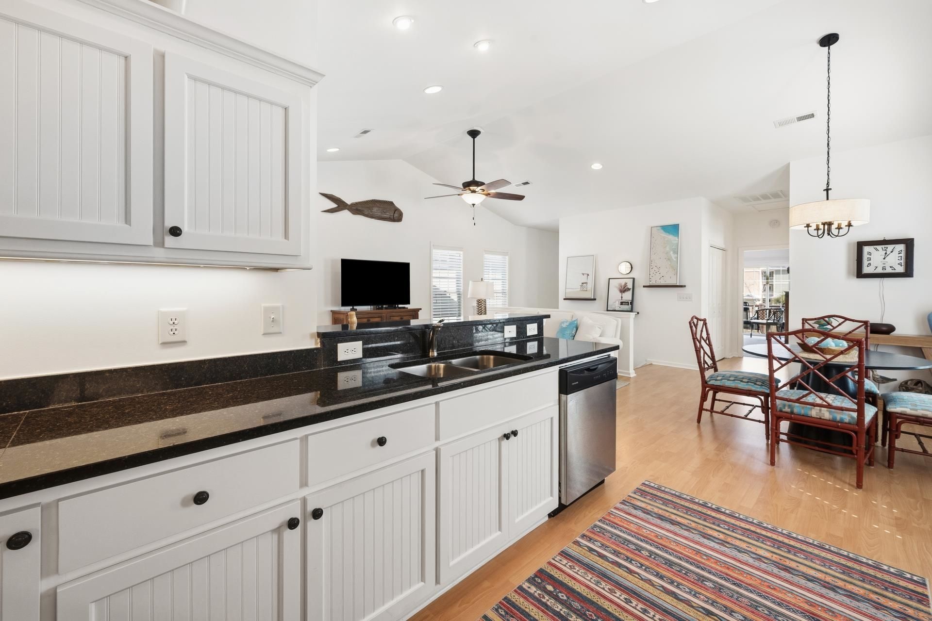 72 Weatherboard Ct.  Photo 6