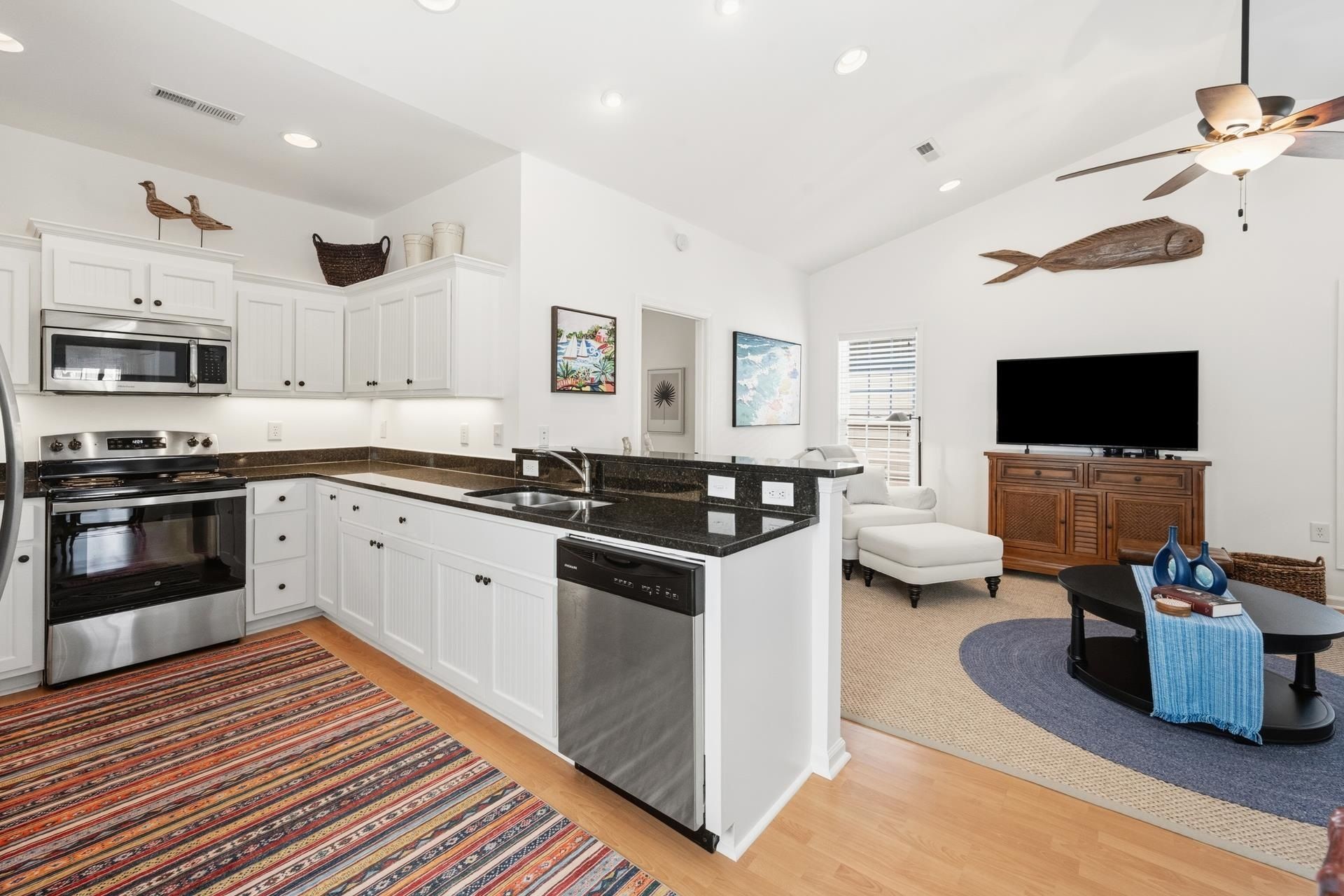 72 Weatherboard Ct.  Photo 9