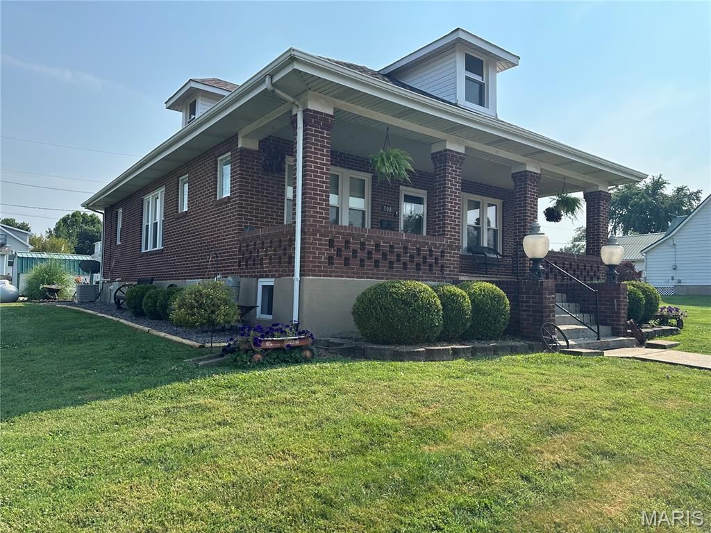 308 E Lincoln Avenue , Owensville, MO 65066 Main Photo