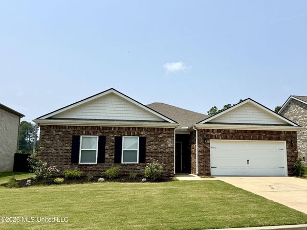 161 Twin Lakes Drive, Byhalia, MS 38611