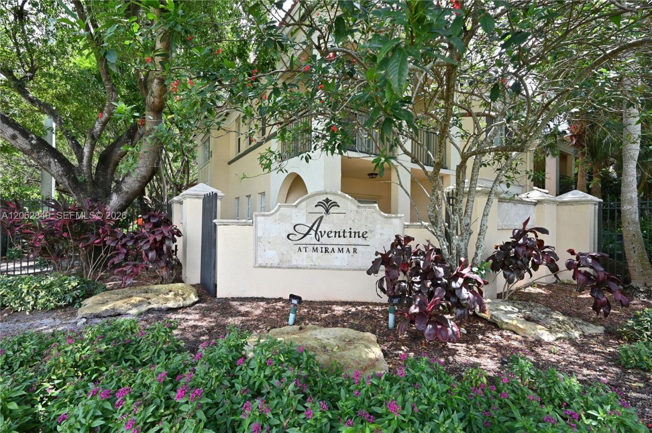 2482 Centergate Dr, Unit 101, Miramar, FL 33025 Photo