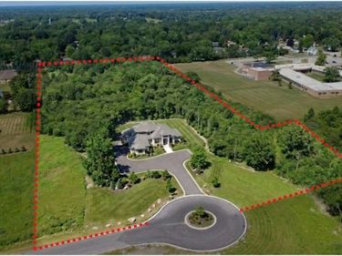 4505 Boncrest W, Clarence, NY 14031