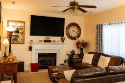131 Willowbend Lane photo 4