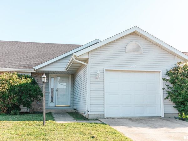 209 EAGLE RIDGE Drive, Chatham, IL 62629