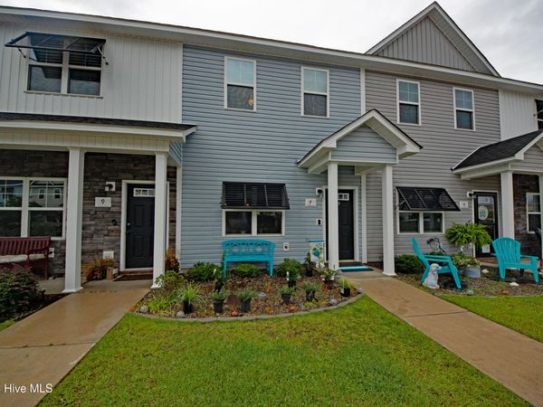7 Catalina Circle, Swansboro, NC 28584