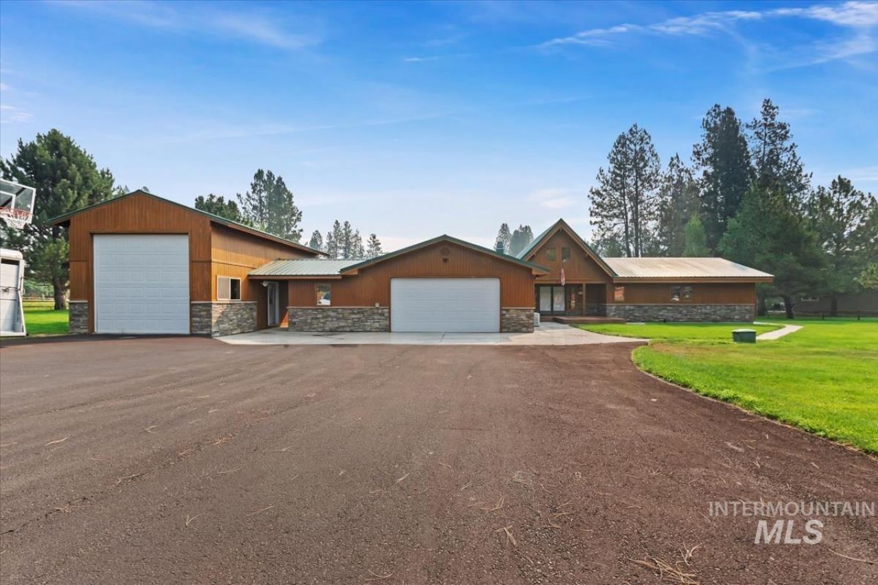 7 River Rd., Garden Valley, ID 83622 Main Photo