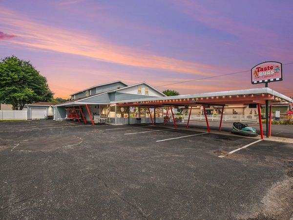417 S Huntington Street, Syracuse, IN 46567