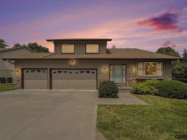 9202 Adams Street, Omaha, NE 68127