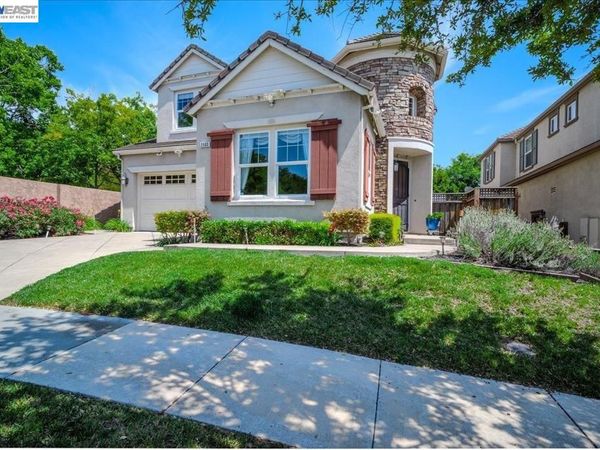 2560 Calabria Ct, Dublin, CA 94568