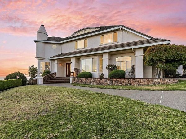 3490 Thompson Pl, Hayward, CA 94541