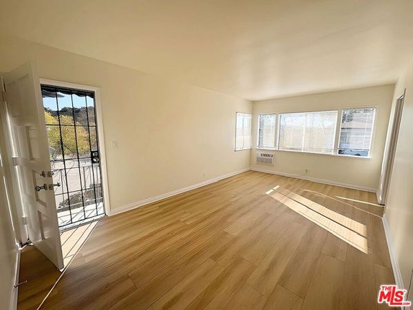 6406 Roble Avenue, Unit 10, Los Angeles, CA 90042