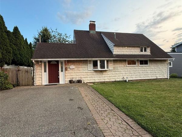 Hicksville, NY 11801